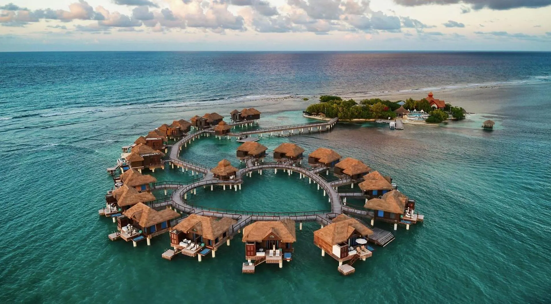 Sandals Royal Caribbean All Inclusive Resort & Private Island - Couples Only Бухта Монтего